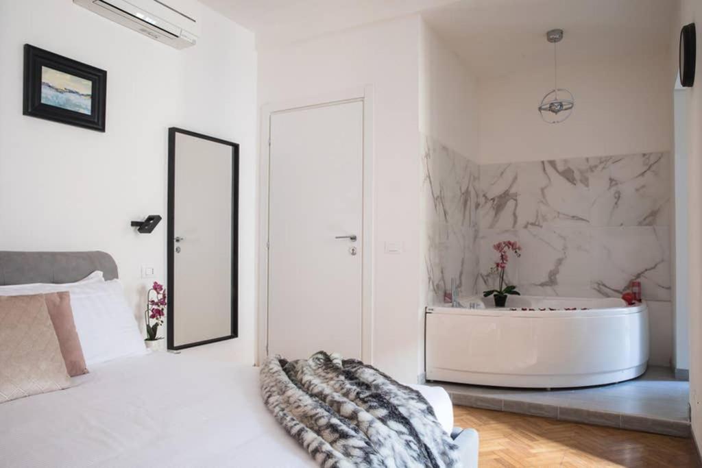 Pink Intimate Jacuzzi Suite Trastevere - Top Collection Roma Eksteriør bilde